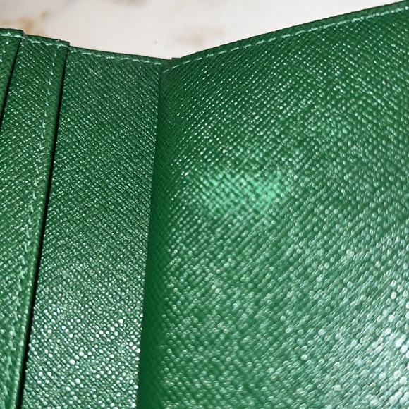 📣📣SOLD📣📣RARE LOUIS VUITTON Green Epi Leather French Purse - Picture 8 of 11